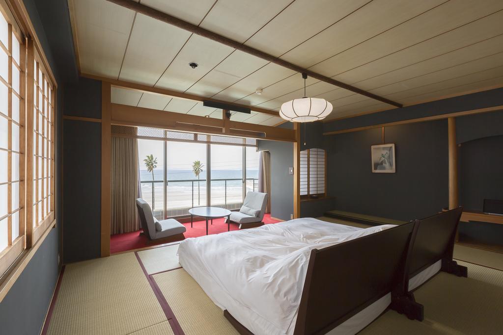 Wakamatsu Chita Hot Spring Resort Minamichita Exterior photo